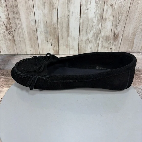 Minnetonka Women’s Black Suede Kilty Moccasin Size 7.5 - Picture 6 of 11